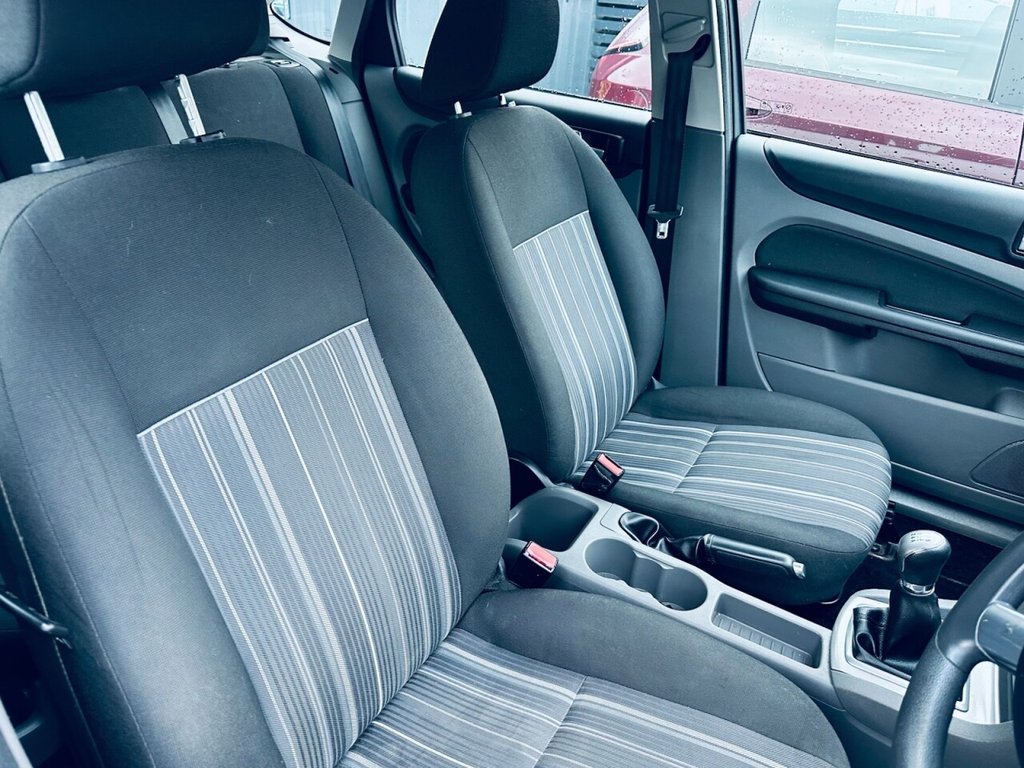 Used Ford Focus 2010 for sale - 76820692: Photo 7