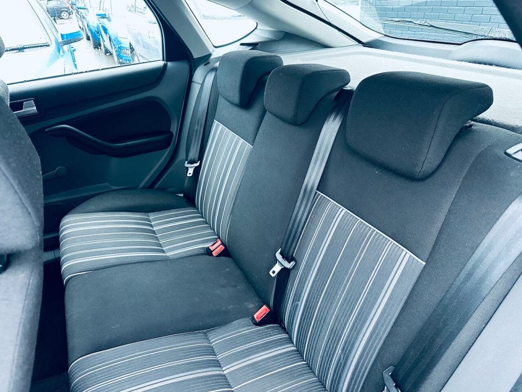 Used Ford Focus 2010 for sale - 76820692: Photo 9