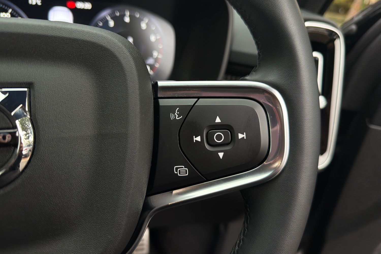 Used Volvo XC40 2022 for sale - 76355035: Photo 12