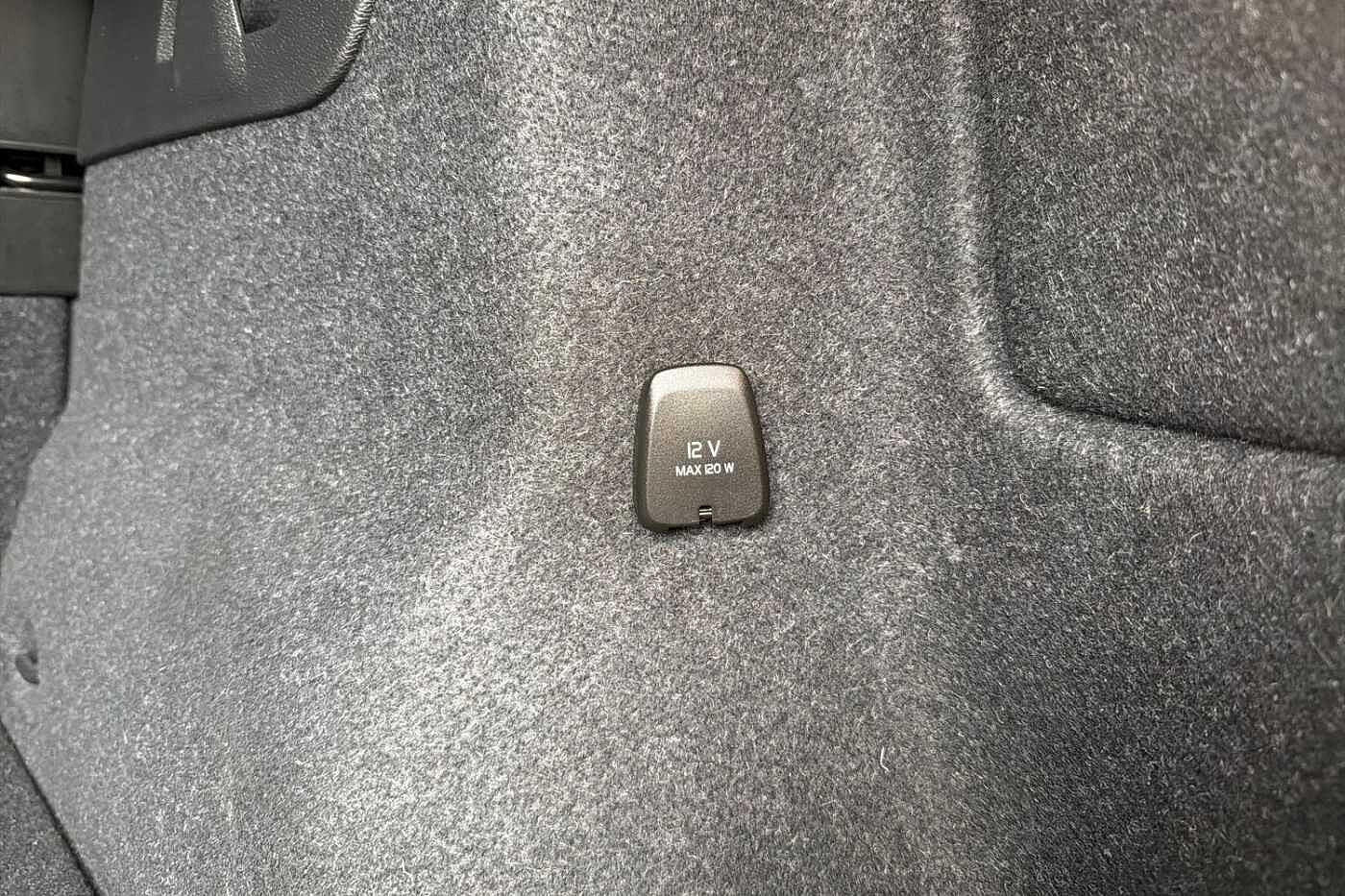 Used Volvo XC40 2022 for sale - 76355035: Photo 24