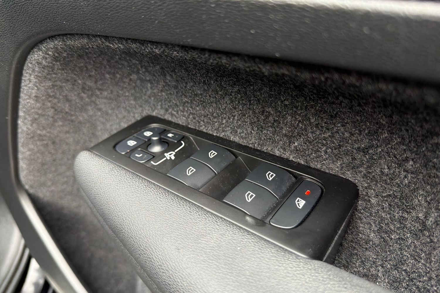 Used Volvo XC40 2022 for sale - 76355035: Photo 37