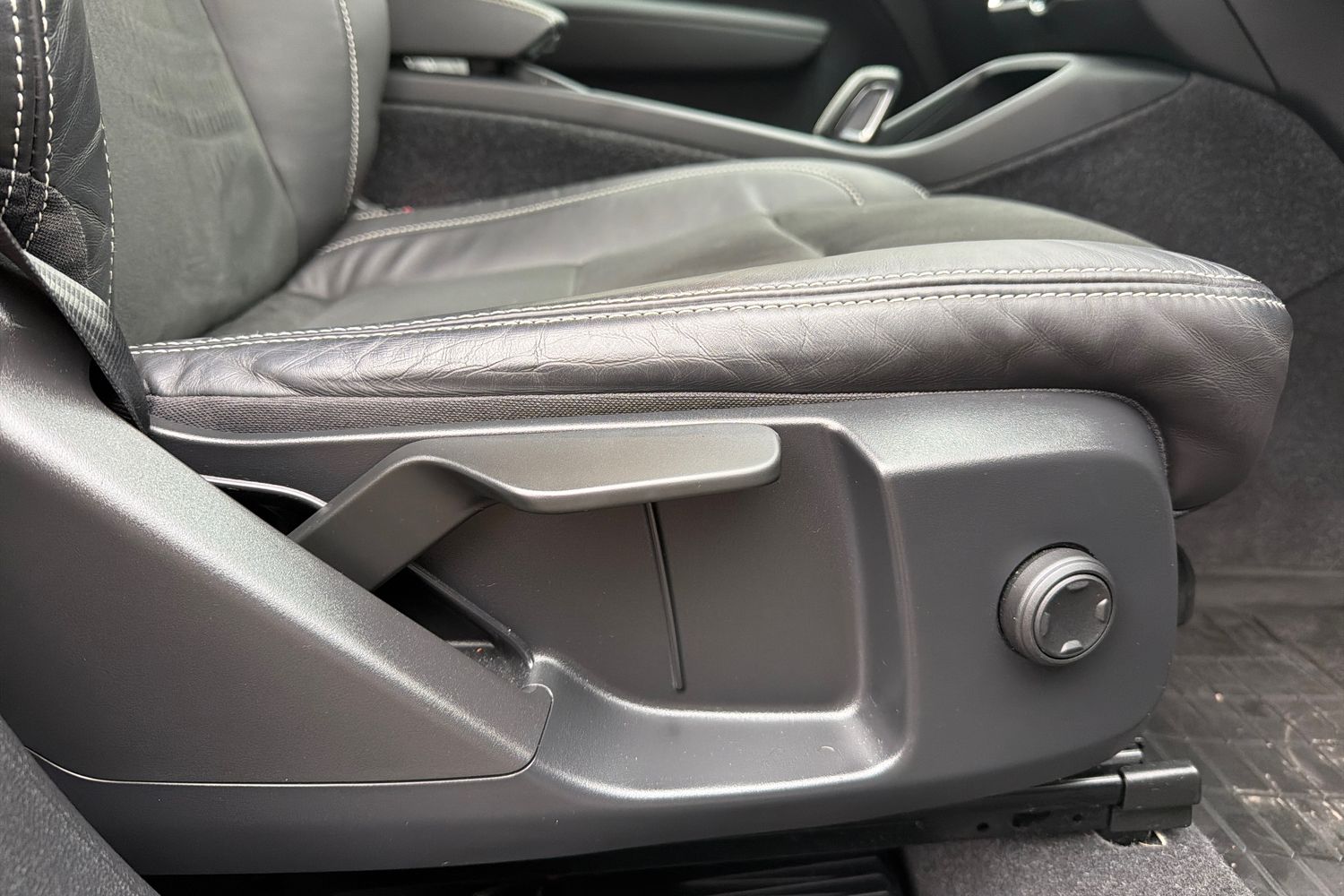 Used Volvo XC40 2022 for sale - 76355035: Photo 38