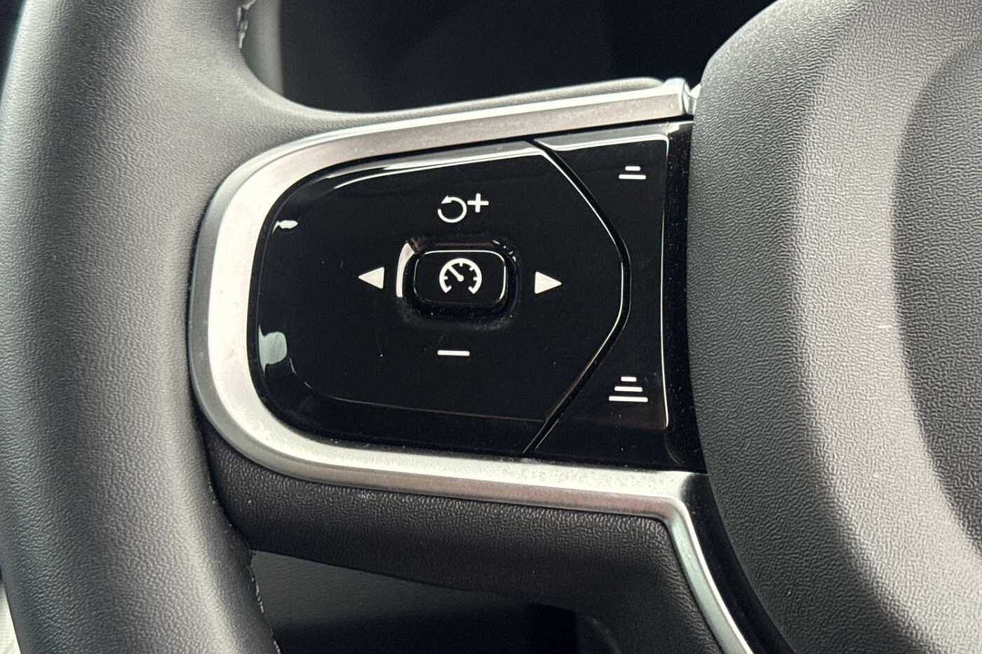 Used Volvo V60 2025 for sale - 77225079: Photo 11