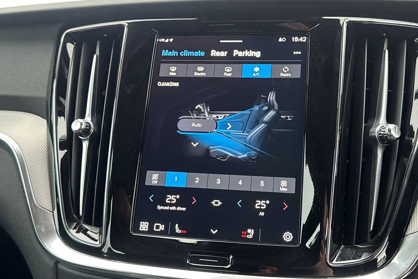 Used Volvo V60 2025 for sale - 77225079: Photo 24