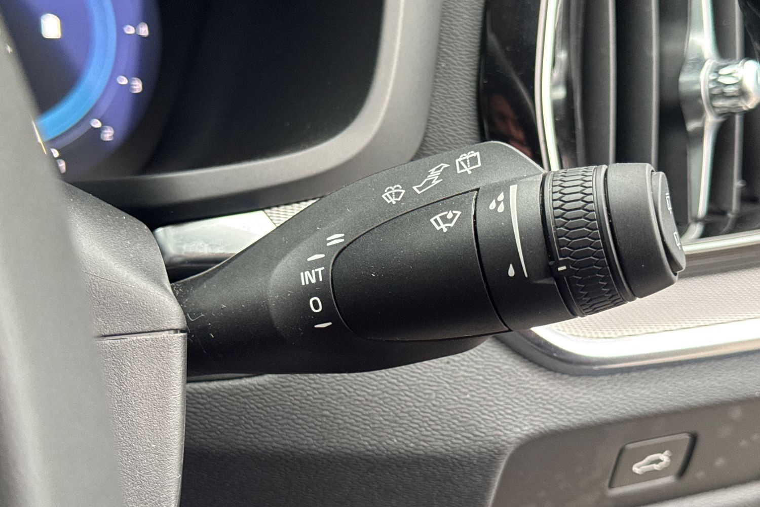 Used Volvo V60 2025 for sale - 77225079: Photo 30