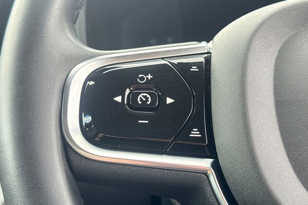 Used Volvo XC60 2022 for sale - 75829008: Photo 11
