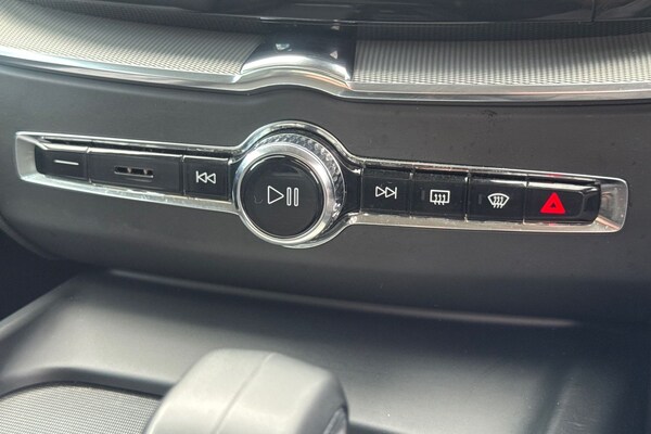 Used Volvo XC60 2022 for sale - 75829008: Photo 14