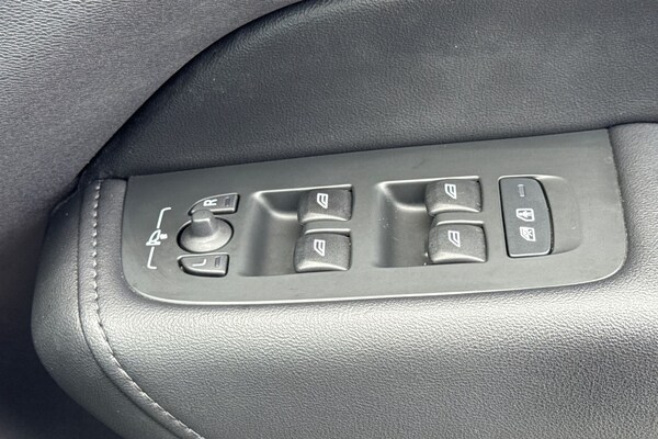 Used Volvo XC60 2022 for sale - 75829008: Photo 30