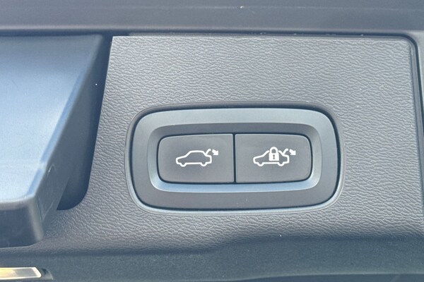 Used Volvo XC60 2022 for sale - 75829008: Photo 38