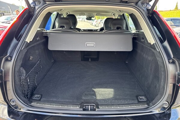 Used Volvo XC60 2022 for sale - 75829008: Photo 8
