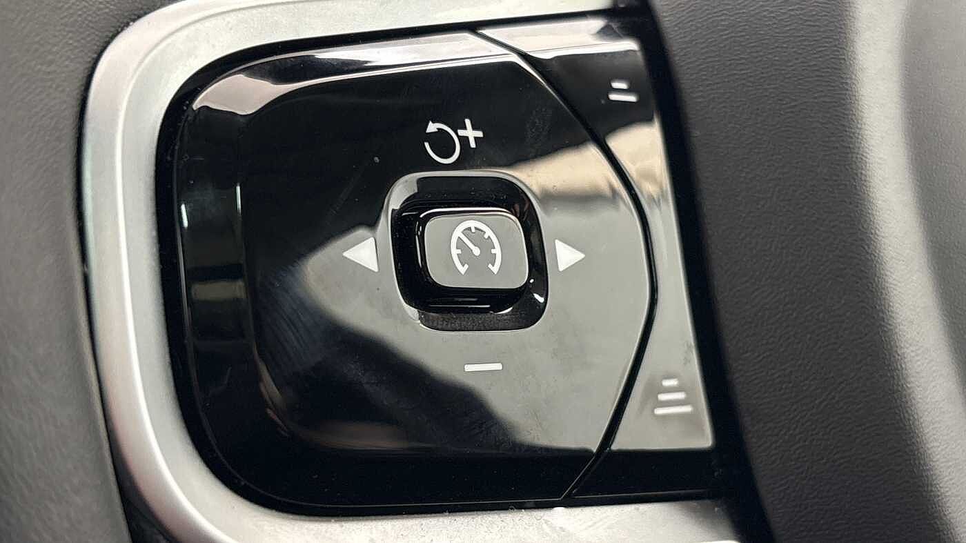 Used Volvo XC60 2025 for sale - 77702718: Photo 31