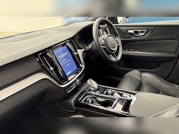 Used Volvo V60 2022 for sale - 77934340: Photo