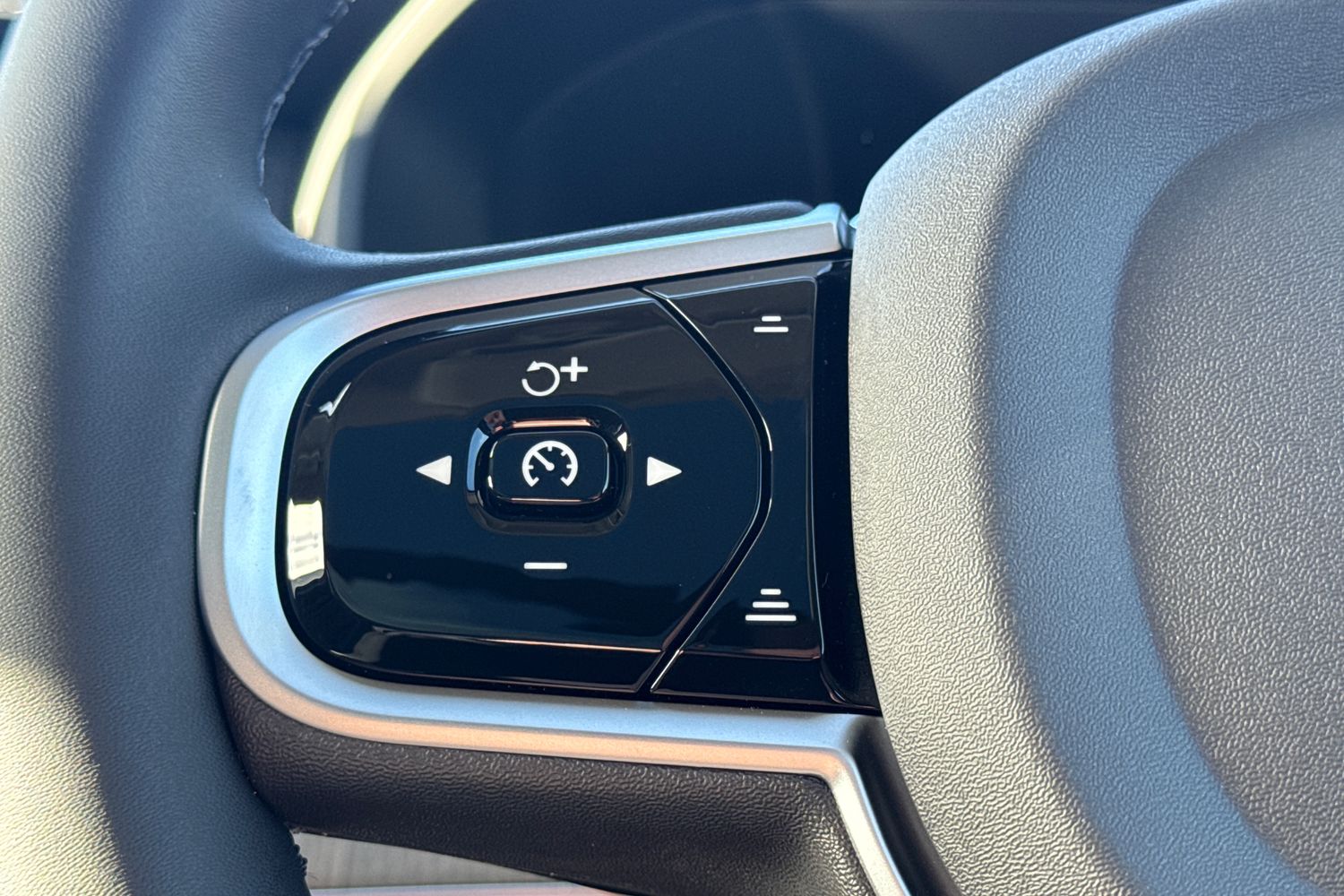 Used Volvo XC90 2025 for sale - 76145902: Photo 11