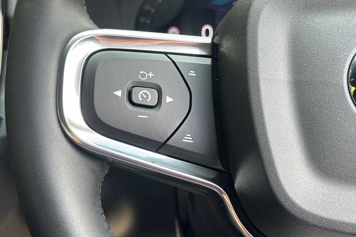 Used Volvo XC40 2025 for sale - 76221840: Photo 11