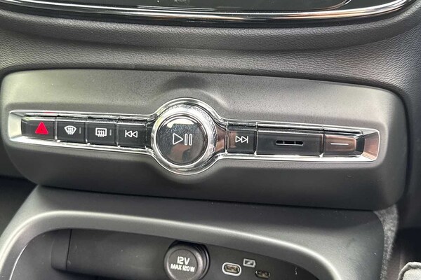 Used Volvo XC40 2025 for sale - 76221840: Photo 14