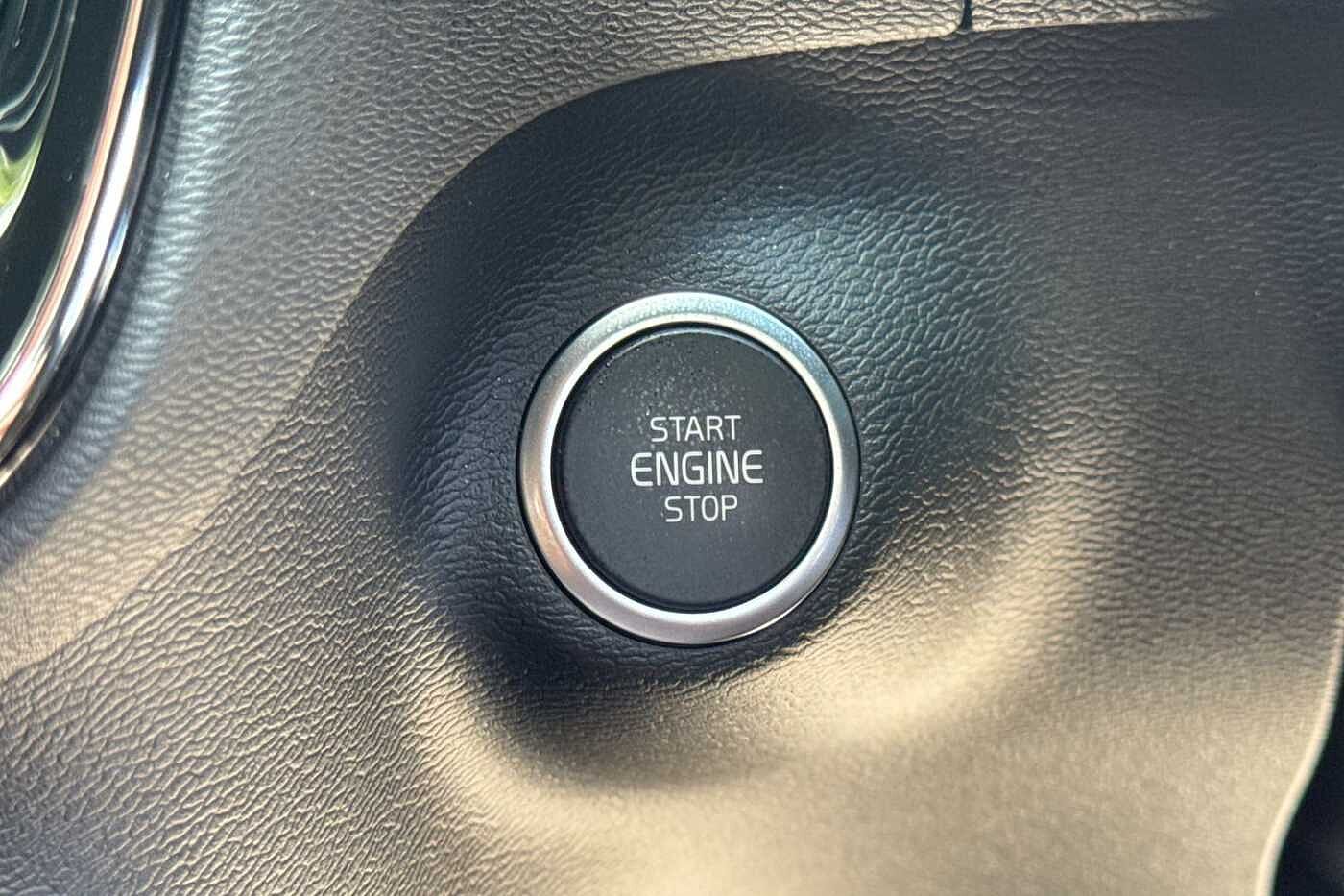 Used Volvo XC40 2025 for sale - 76221840: Photo 26