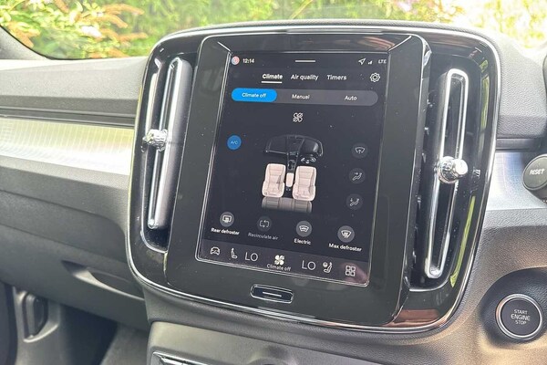 Used Volvo XC40 2025 for sale - 76221840: Photo 28