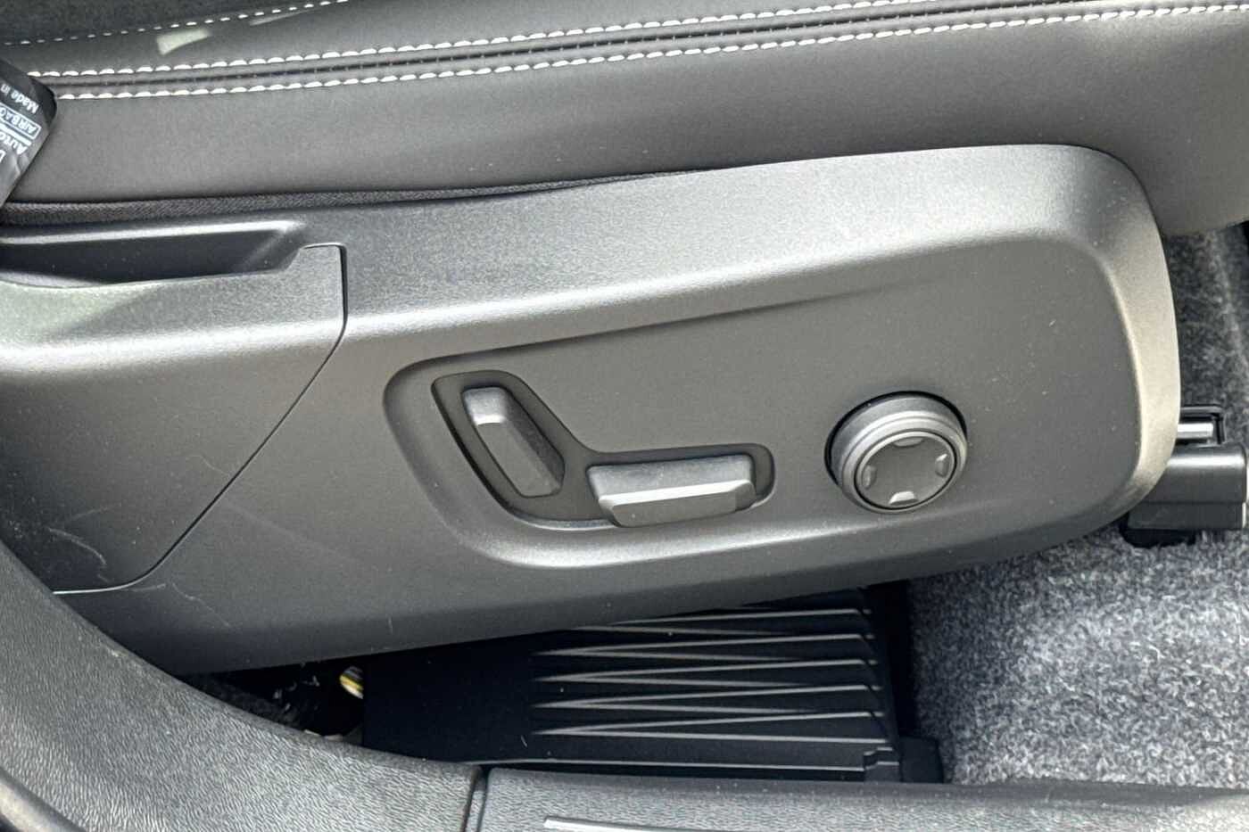 Used Volvo XC40 2025 for sale - 76221840: Photo 32