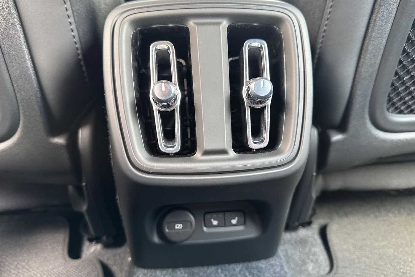 Used Volvo XC40 2025 for sale - 76221840: Photo 36