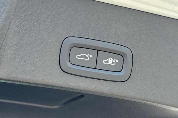 Used Volvo XC40 2025 for sale - 76221840: Photo 38