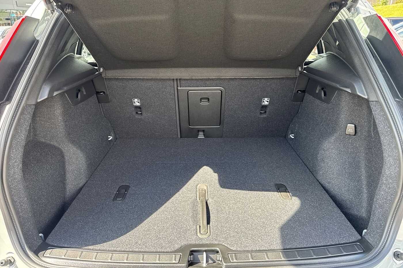 Used Volvo XC40 2025 for sale - 76221840: Photo 8