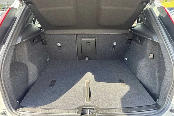 Used Volvo XC40 2025 for sale - 76221840: Photo 8