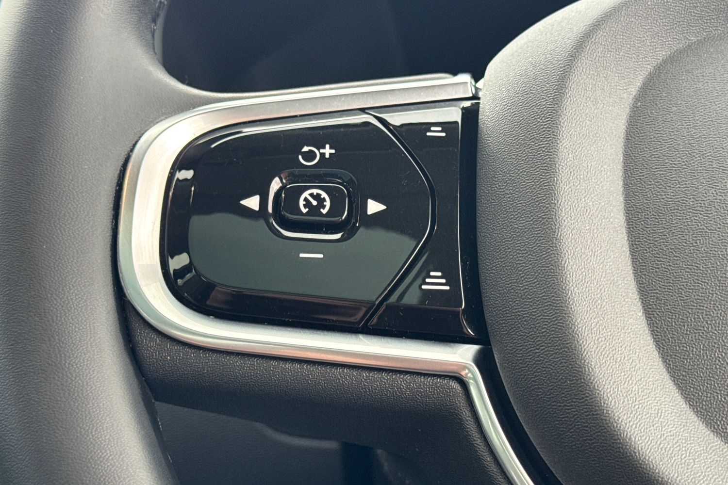 Used Volvo XC60 2024 for sale - 76172306: Photo 11