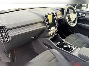Used Volvo XC40 2024 for sale - 76589777: Photo