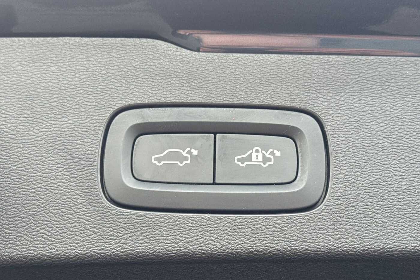 Used Volvo V60 2022 for sale - 76709505: Photo 39