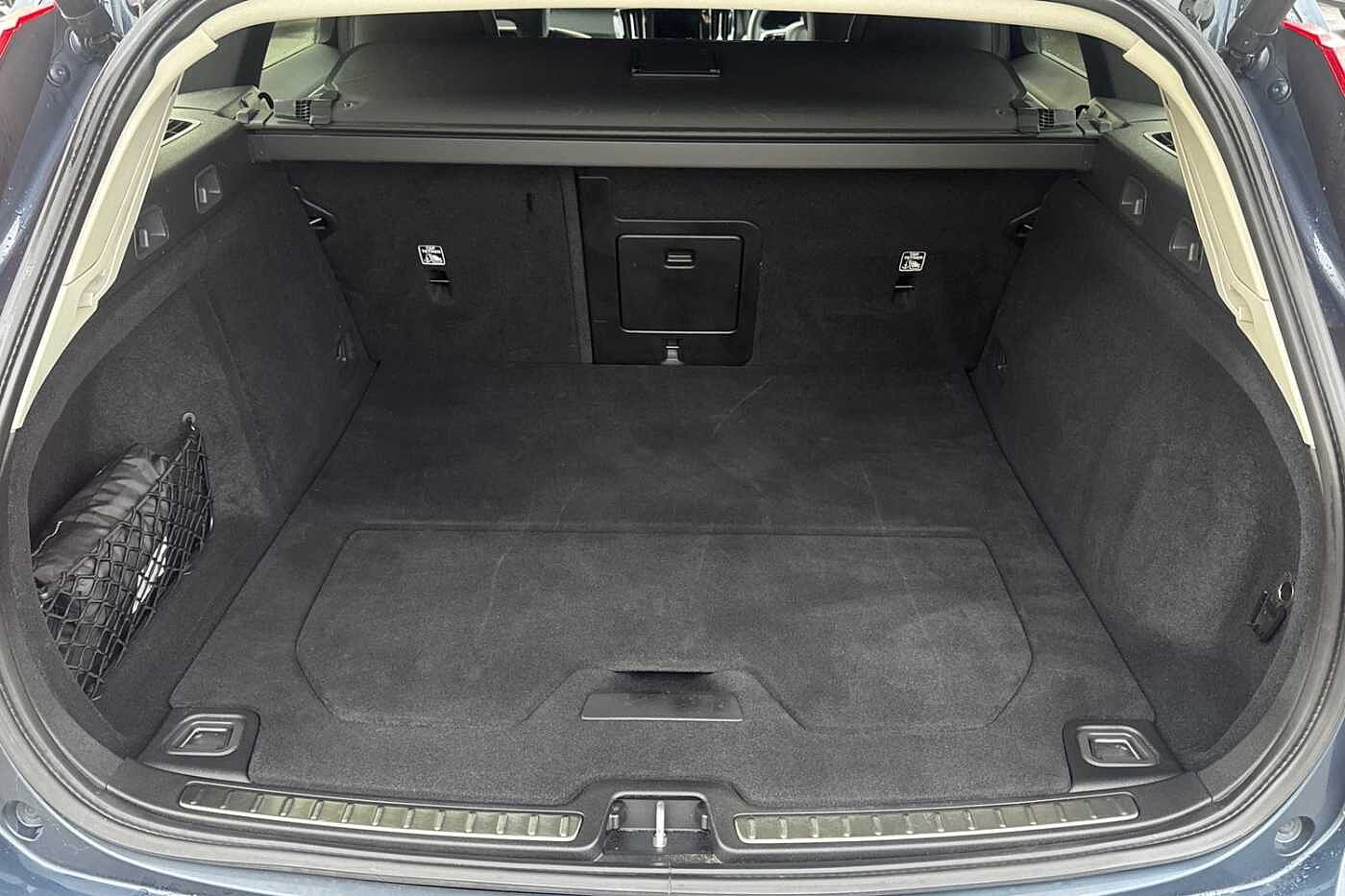 Used Volvo V60 2022 for sale - 76709505: Photo 9