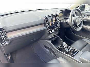 Used Volvo XC40 2023 for sale - 79354943: Photo