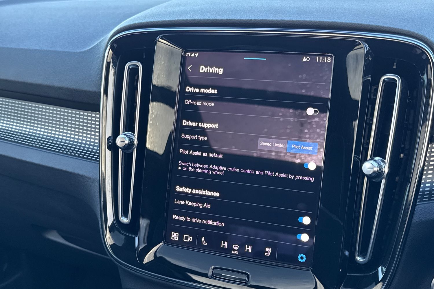 Used Volvo XC40 2023 for sale - 76415059: Photo 25