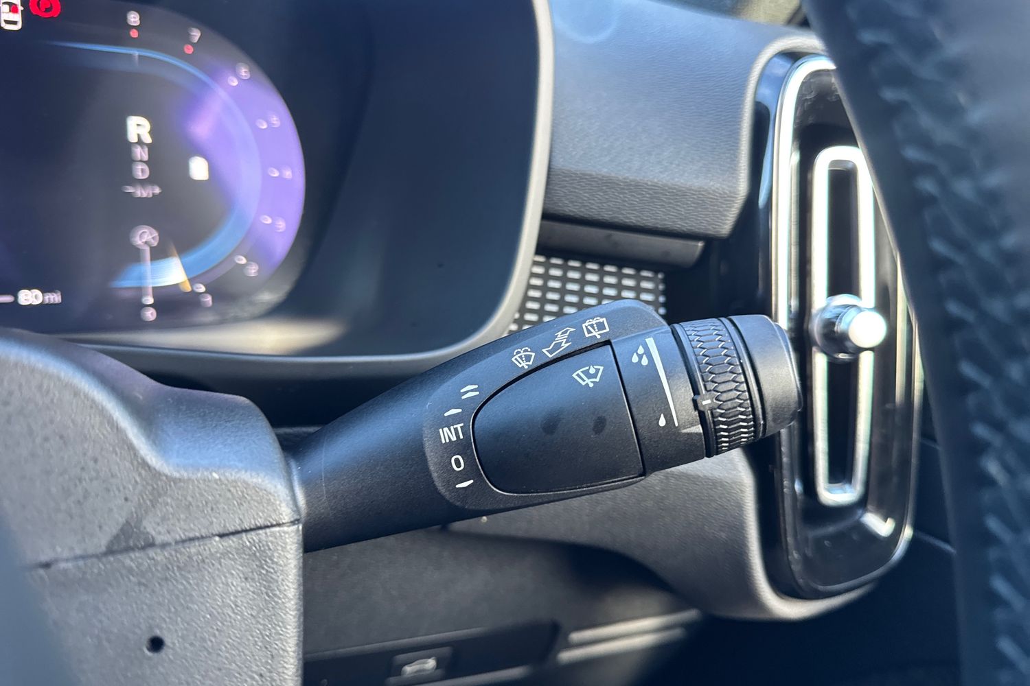 Used Volvo XC40 2023 for sale - 76415059: Photo 28