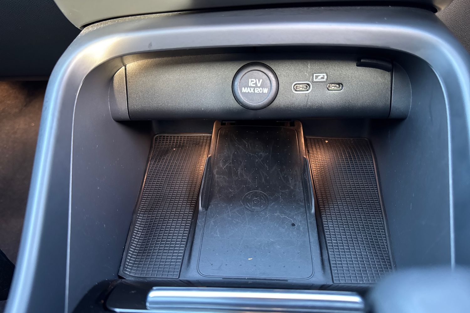 Used Volvo XC40 2023 for sale - 76415059: Photo 33