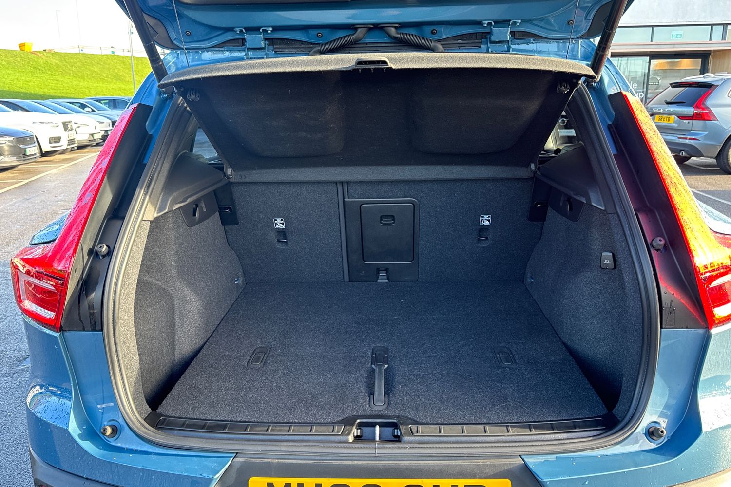 Used Volvo XC40 2023 for sale - 76415059: Photo 8