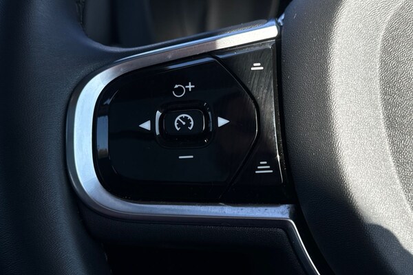 Used Volvo XC60 2023 for sale - 75467522: Photo 11
