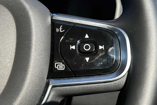 Used Volvo XC60 2023 for sale - 75467522: Photo 12