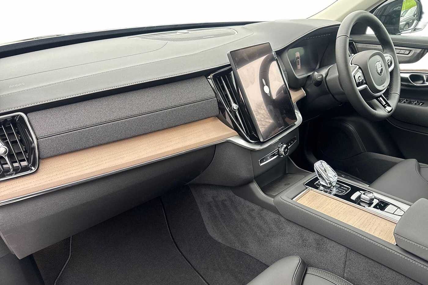 Used Volvo XC90 2025 for sale - 76738104: Photo 2