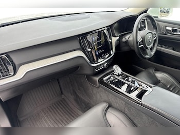 Used Volvo V60 2022 for sale - 78094697: Photo