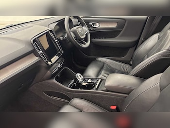 Used Volvo XC40 2023 for sale - 79317866: Photo
