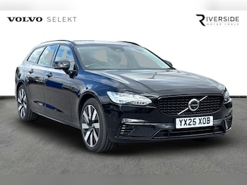 2025 - Plus, T6 AWD Plug-in hybrid, Electric/Petrol, Dark 5-Door