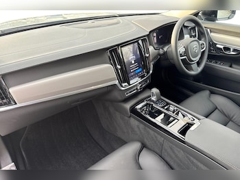 Used Volvo V90 2026 for sale - 77449787: Photo