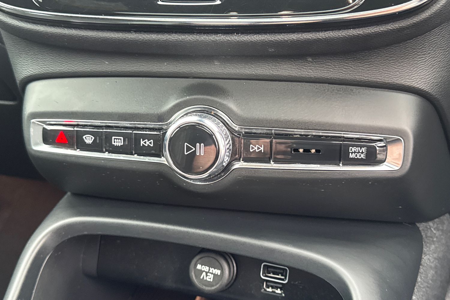 Used Volvo XC40 2023 for sale - 76302457: Photo 14