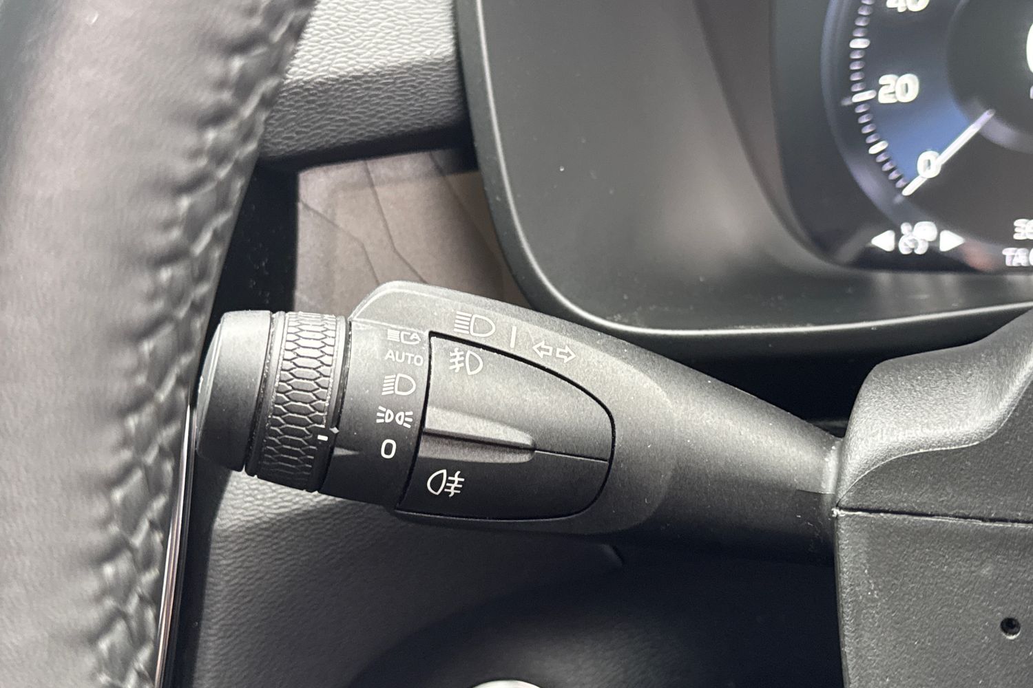 Used Volvo XC40 2023 for sale - 76302457: Photo 22