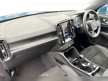 Used Volvo XC40 2023 for sale - 76302457: Photo