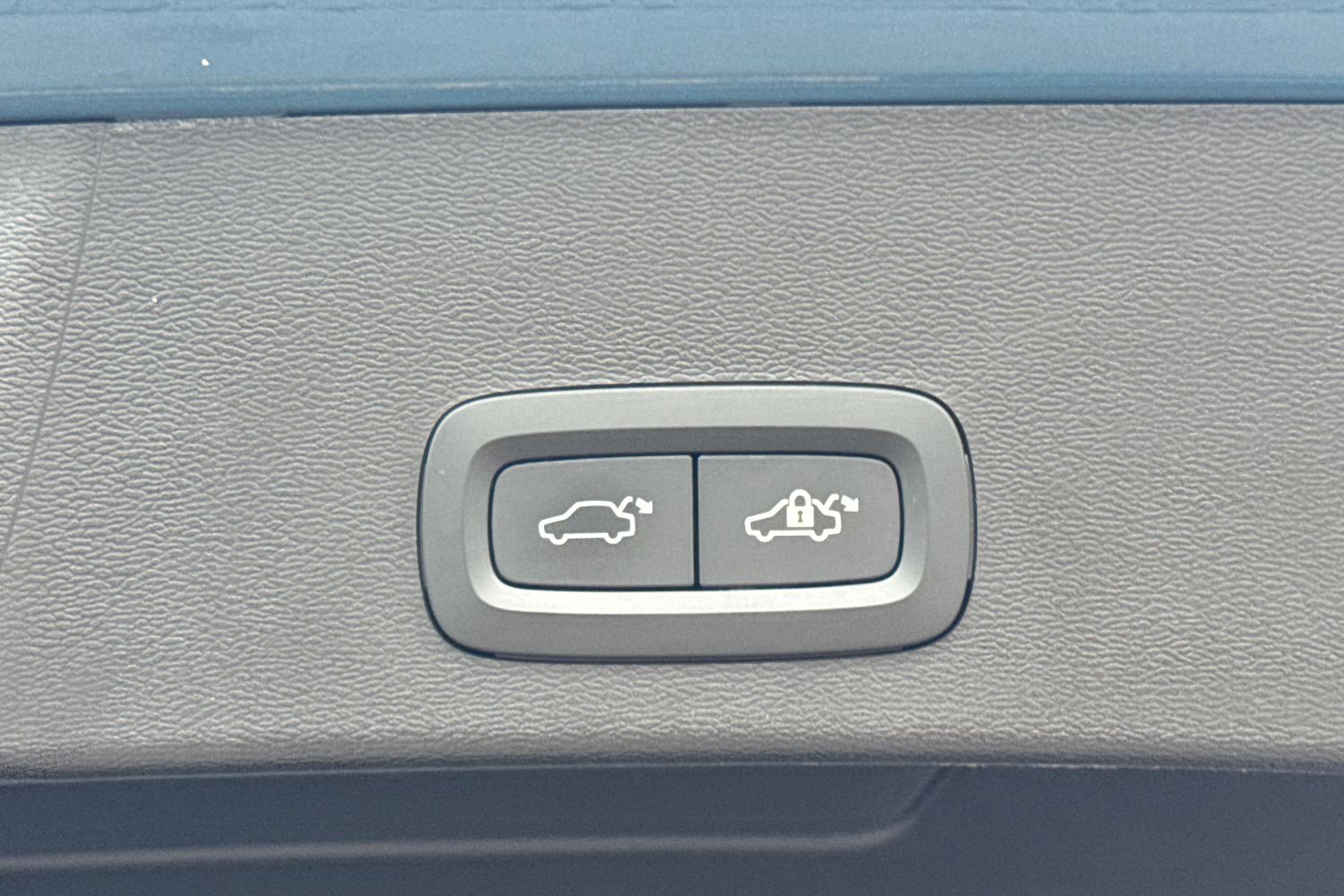 Used Volvo XC40 2023 for sale - 76302457: Photo 38