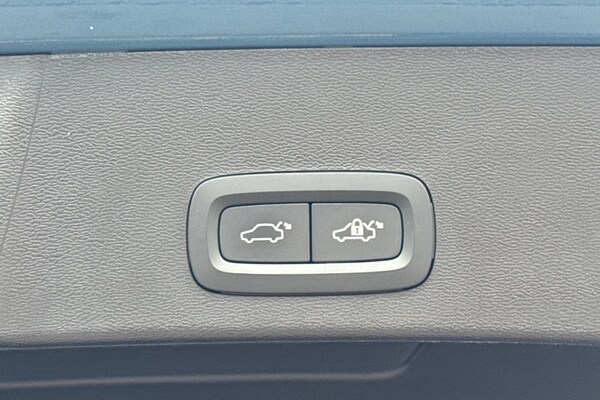 Used Volvo XC40 2023 for sale - 76302457: Photo 38