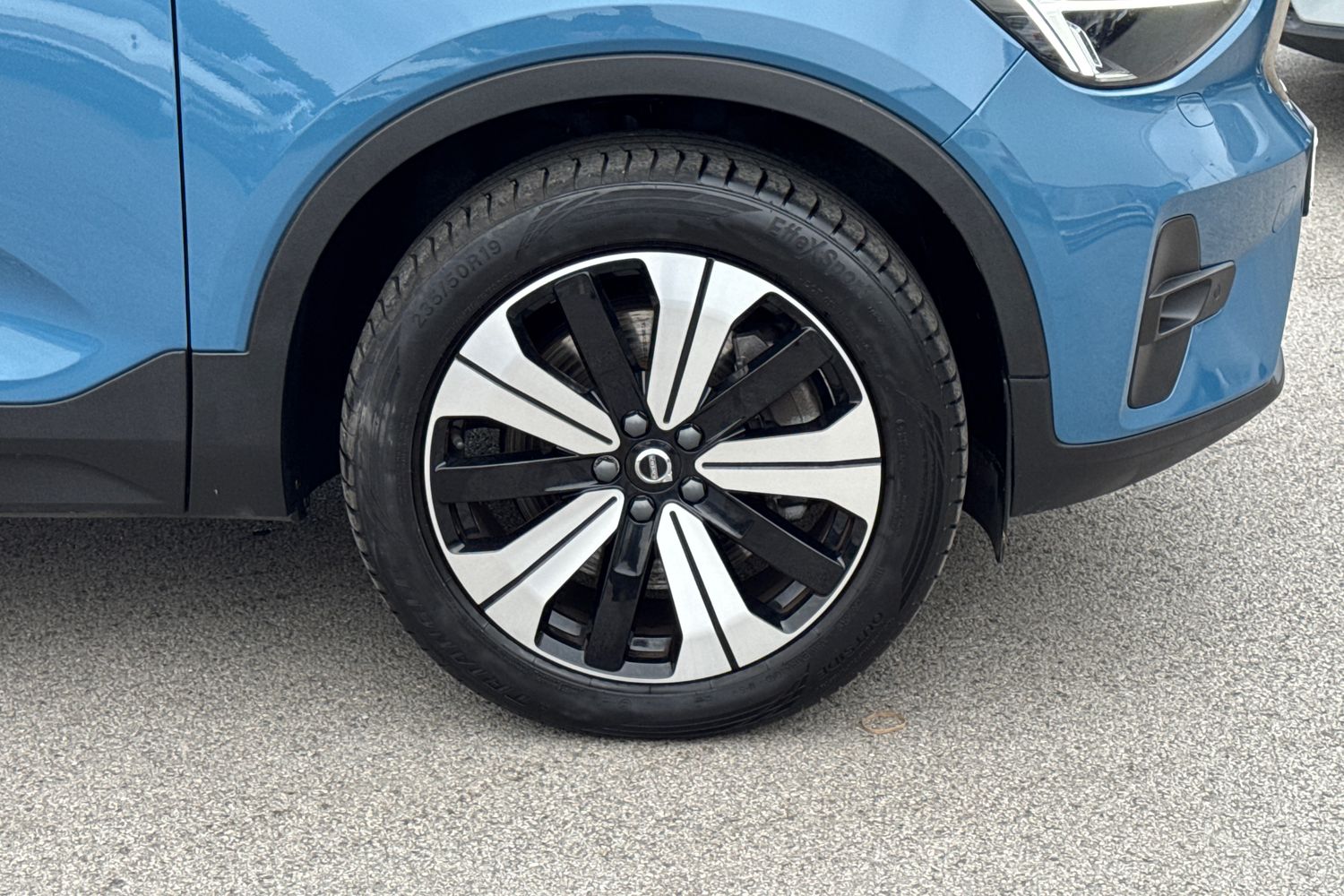 Used Volvo XC40 2023 for sale - 76302457: Photo 5