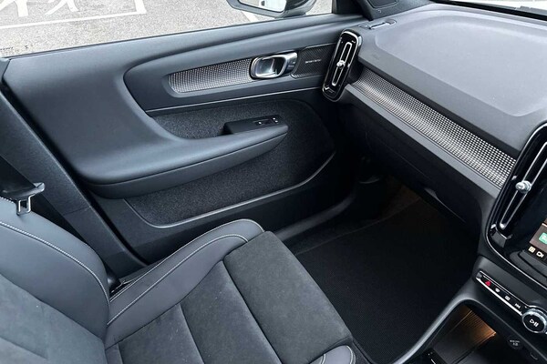Used Volvo XC40 2024 for sale - 75467669: Photo 32