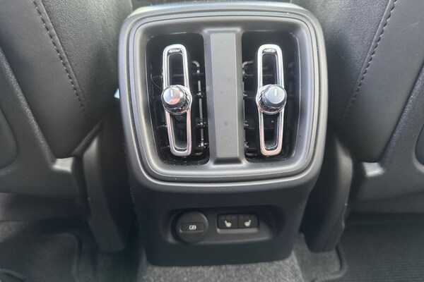 Used Volvo XC40 2024 for sale - 75467669: Photo 36